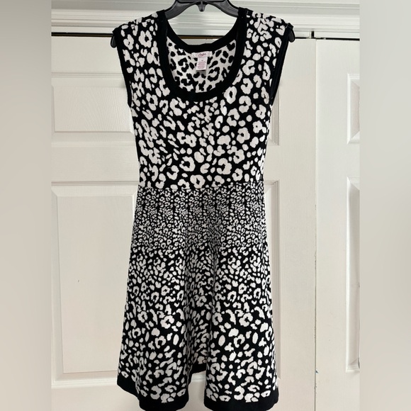 Black and White Leopard Print Dress - Picture 4 of 12